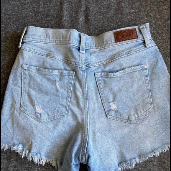 Hollister high waisted denim shorts - Picture 2 of 3